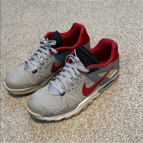 Nike Men's Sneakers in Gray with Red Accents - Picture 3 of 5